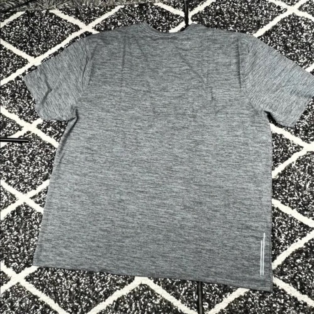 Kenneth Cole Performance Short Sleeve Crew Neck
Tee ~ plus size 4x~Gray/Black